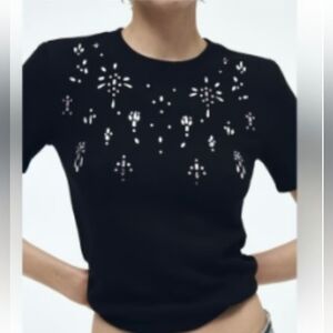 Zara EUC Knit Top Sz M LIGHTWEIGHT black with pink & white embellishment